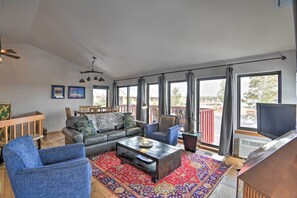 Smart TV, fireplace, Netflix, DVD player