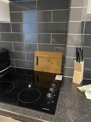 House | Private kitchen | Fridge, microwave, oven, stovetop