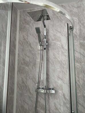 House | Bathroom | Shower, hair dryer, towels, shampoo