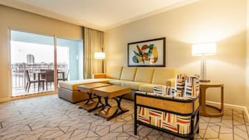 Televisión, videojuegos, reproductor de DVD y futbolito