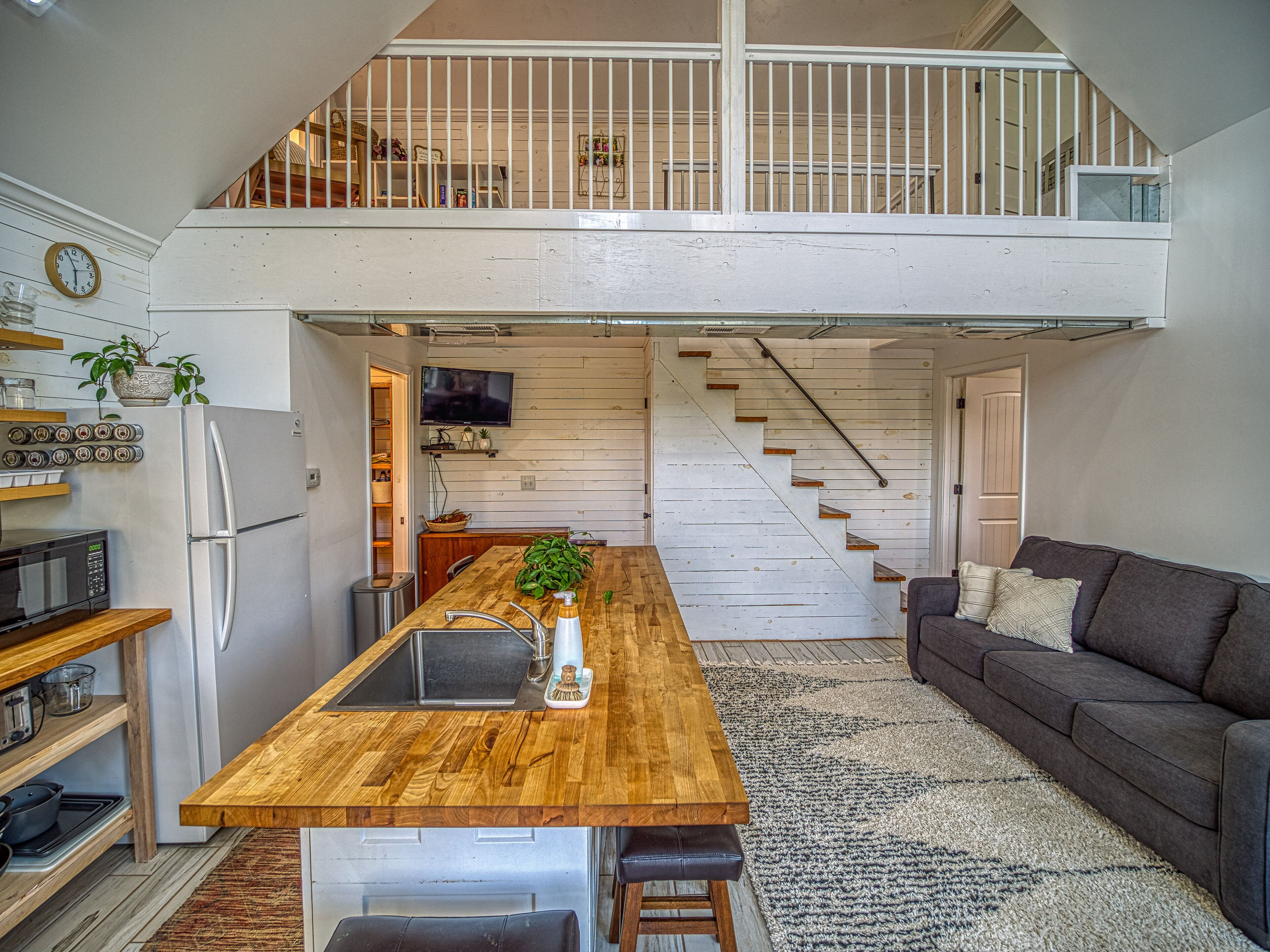 Modern Home + Cozy Vibes + Table Rock Lake + Branson + Buffalo National River 