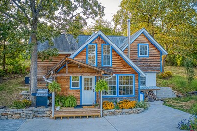 Modern Home + Cozy Vibes + Table Rock Lake + Branson + Buffalo National River 