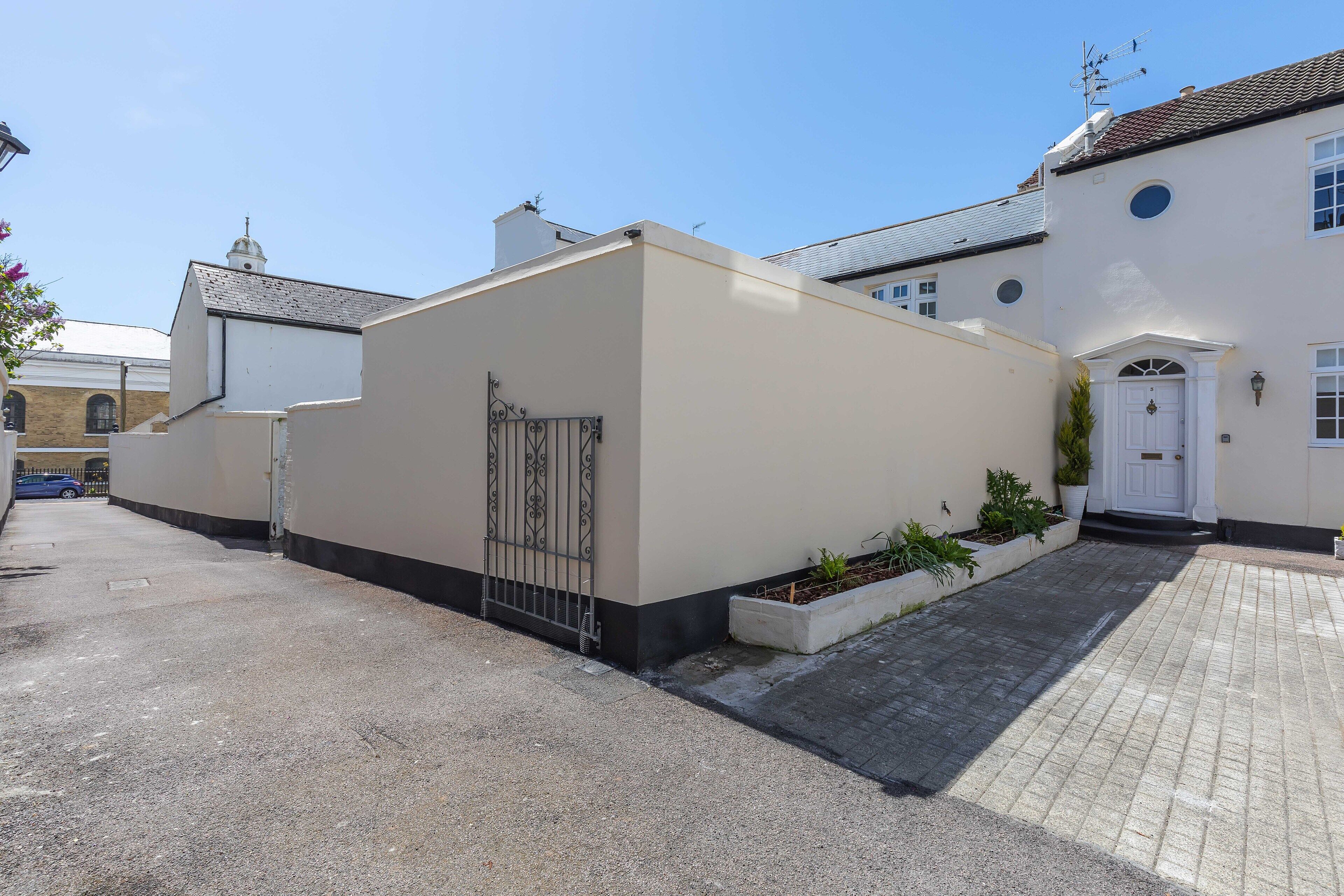 The Old Brewery House | By My Getaways | Free Parking
