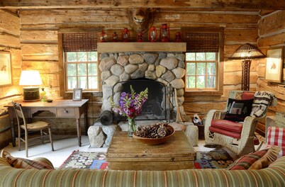 Charming Vintage Cabin on Beautiful Walloon Lake