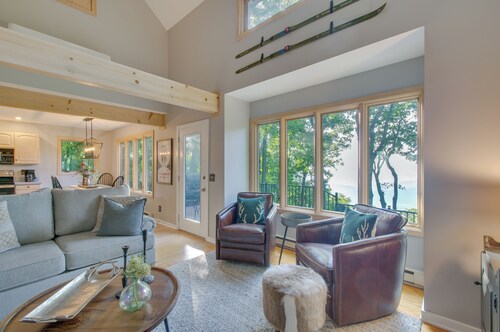 Serene Hideaway with Views, 1 Mi to Hike & Ski!