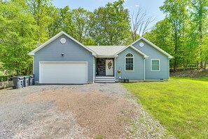 Exterior - 7 Mi to Camelback Mtn: Chic Penn Estates Home (East Stroudsburg)