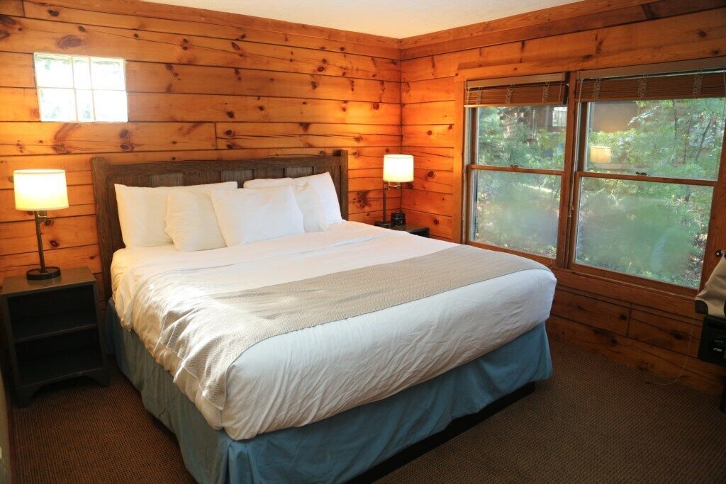 Shenandoah Crossing™ - 2 Bedroom 1 Bath Deluxe Cabin