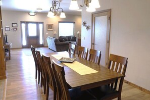Dining - Greystone Crossing Suite #6 (Heyburn)