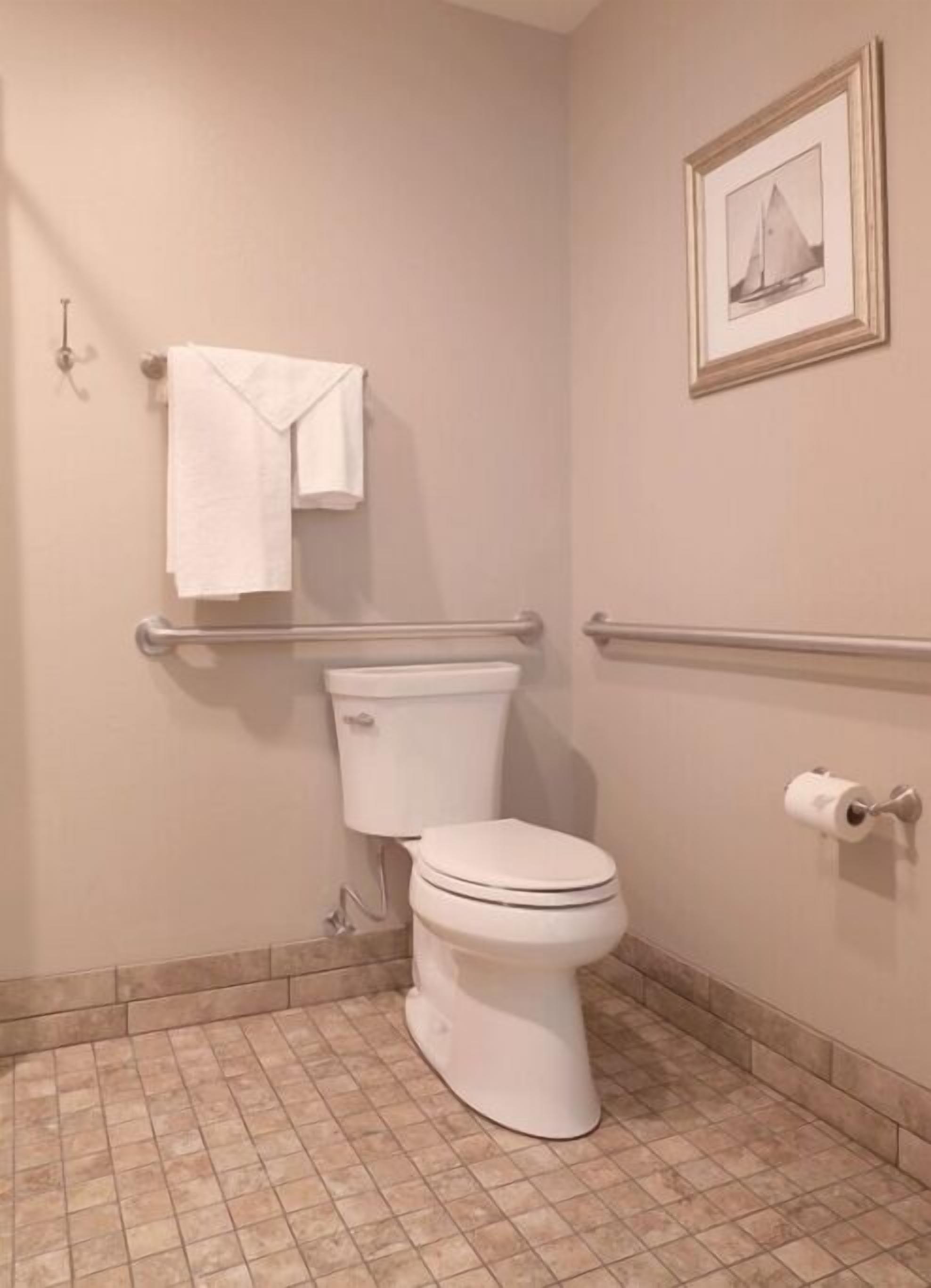 淋浴设施、吹风机、毛巾、肥皂