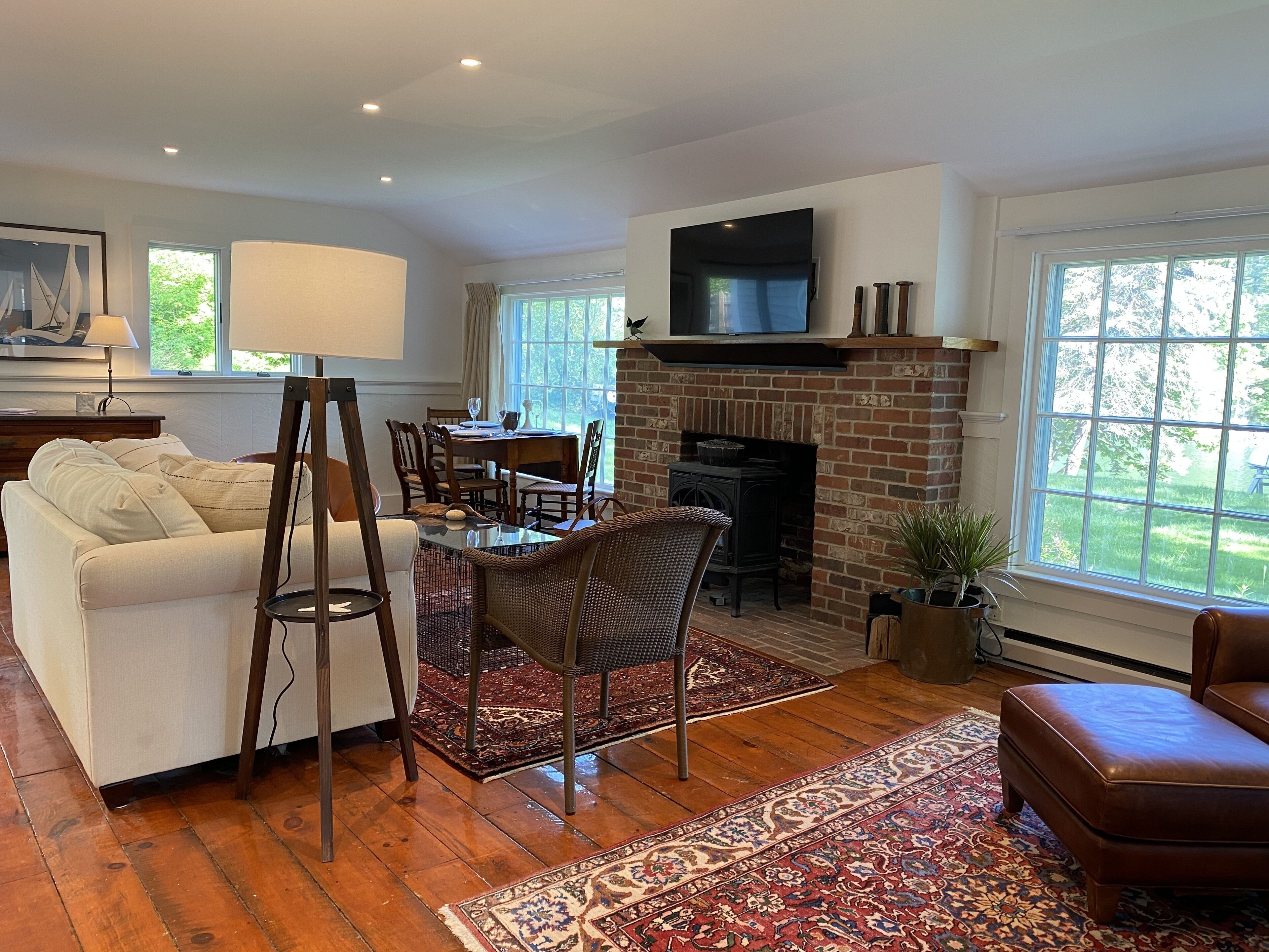 Newly Renovated Cottage with views of Barter's Creek