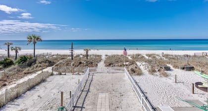 OCEAN FRONT / ON THE BEACH Charming Townhome at West Side of PCB- LAGUNA BEACH