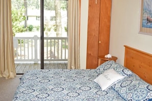 3 bedrooms, desk, iron/ironing board, WiFi - Willet's Way-Waterfront w/ Private Dock, Closest Neighborhood to Beach (Chincoteague)