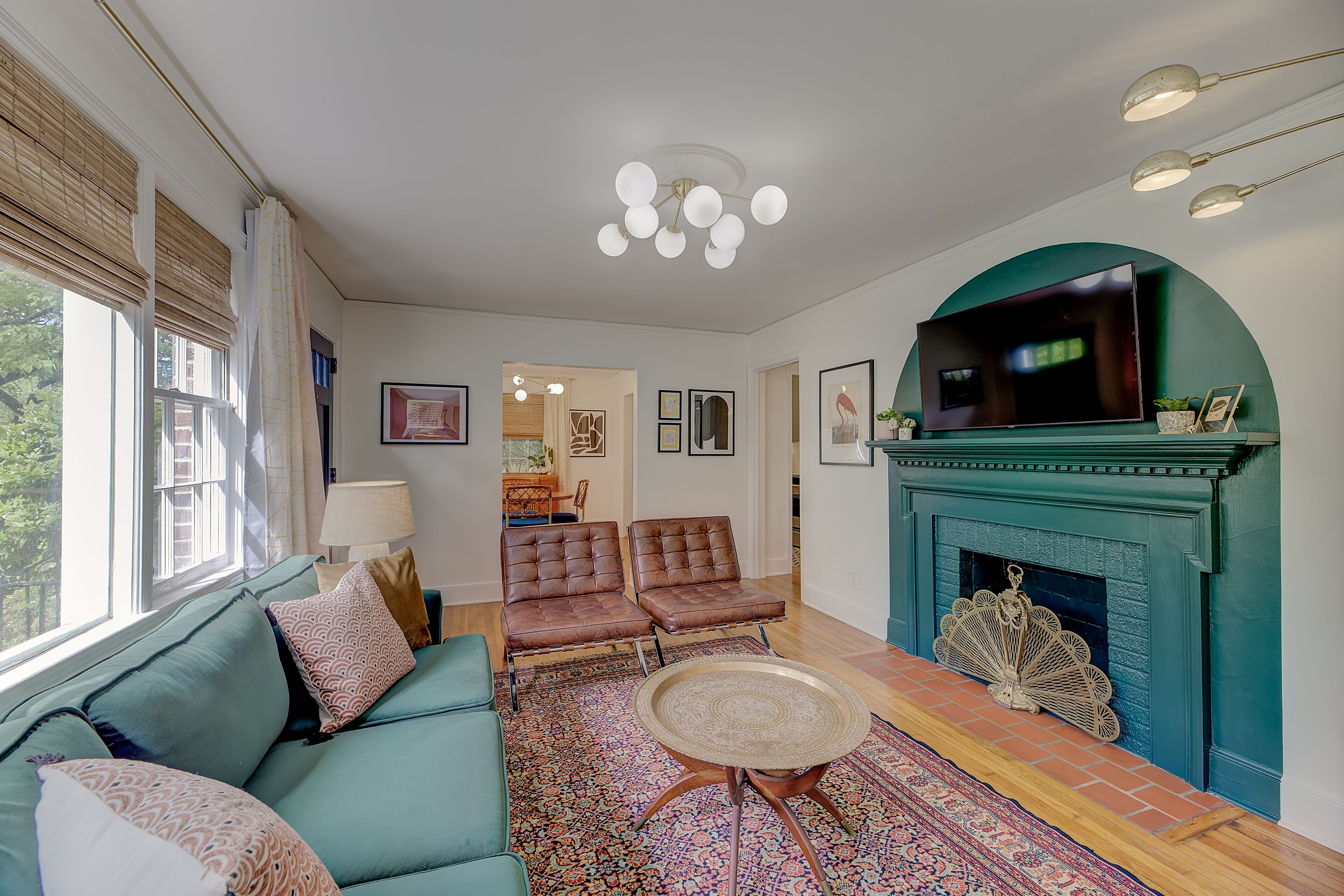 ✷ Dazzling Downtown Deco ✷ 2 BD 1 BA Home