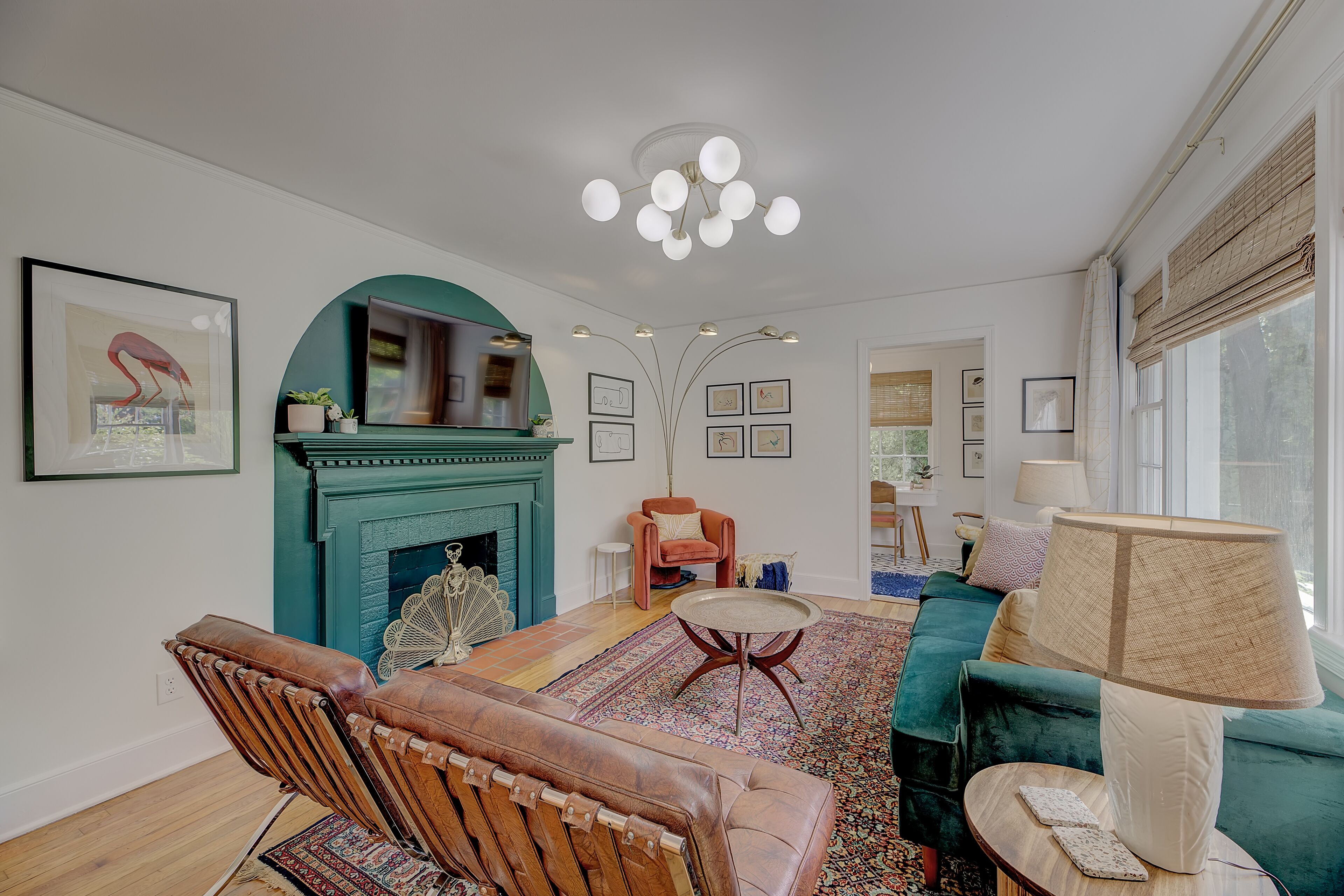 ✷ Dazzling Downtown Deco ✷ 2 BD 1 BA Home