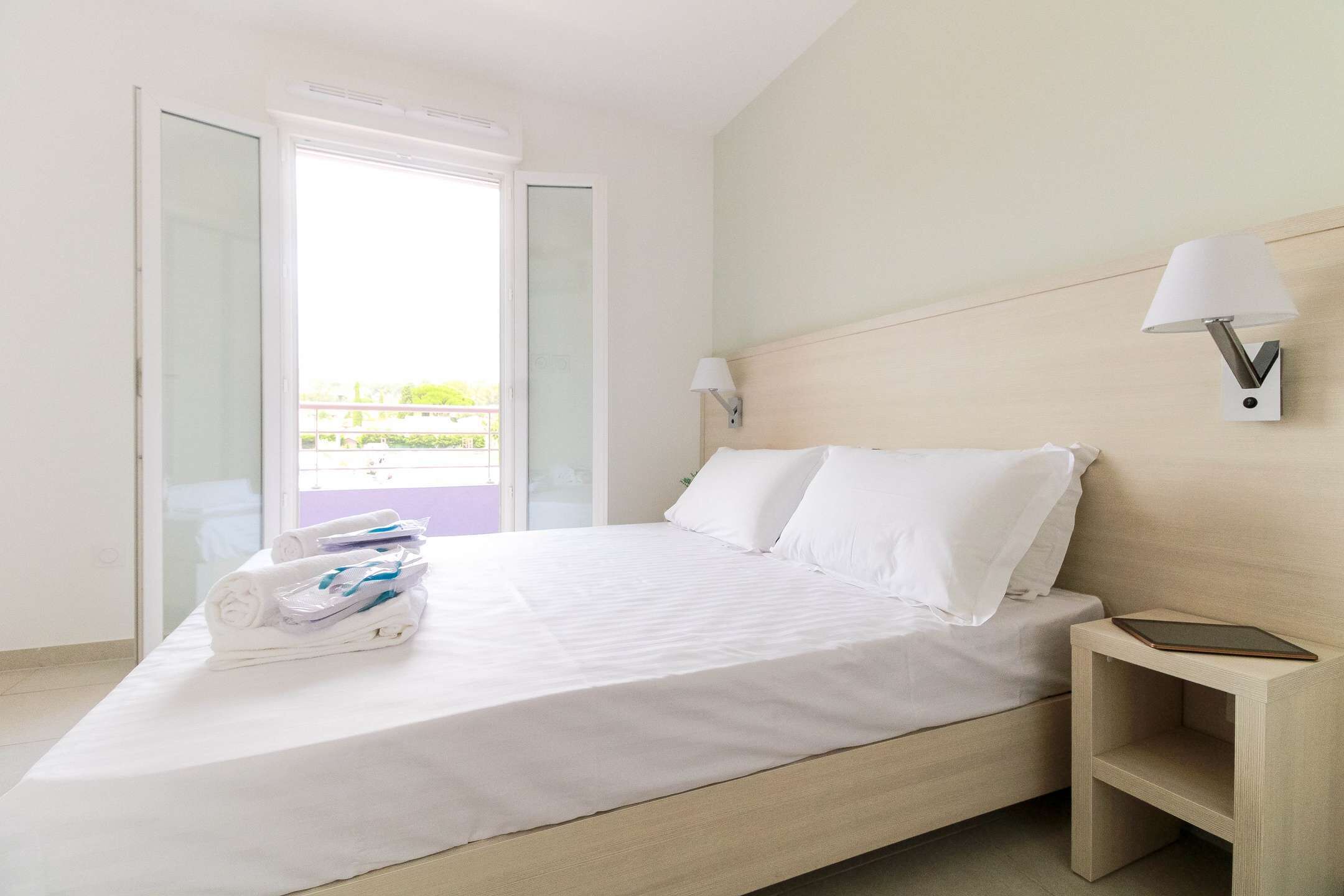 Pleasant duplex apartment with hotel services -