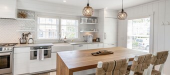 LUXURIOUS Breathtaking Harbor Views!