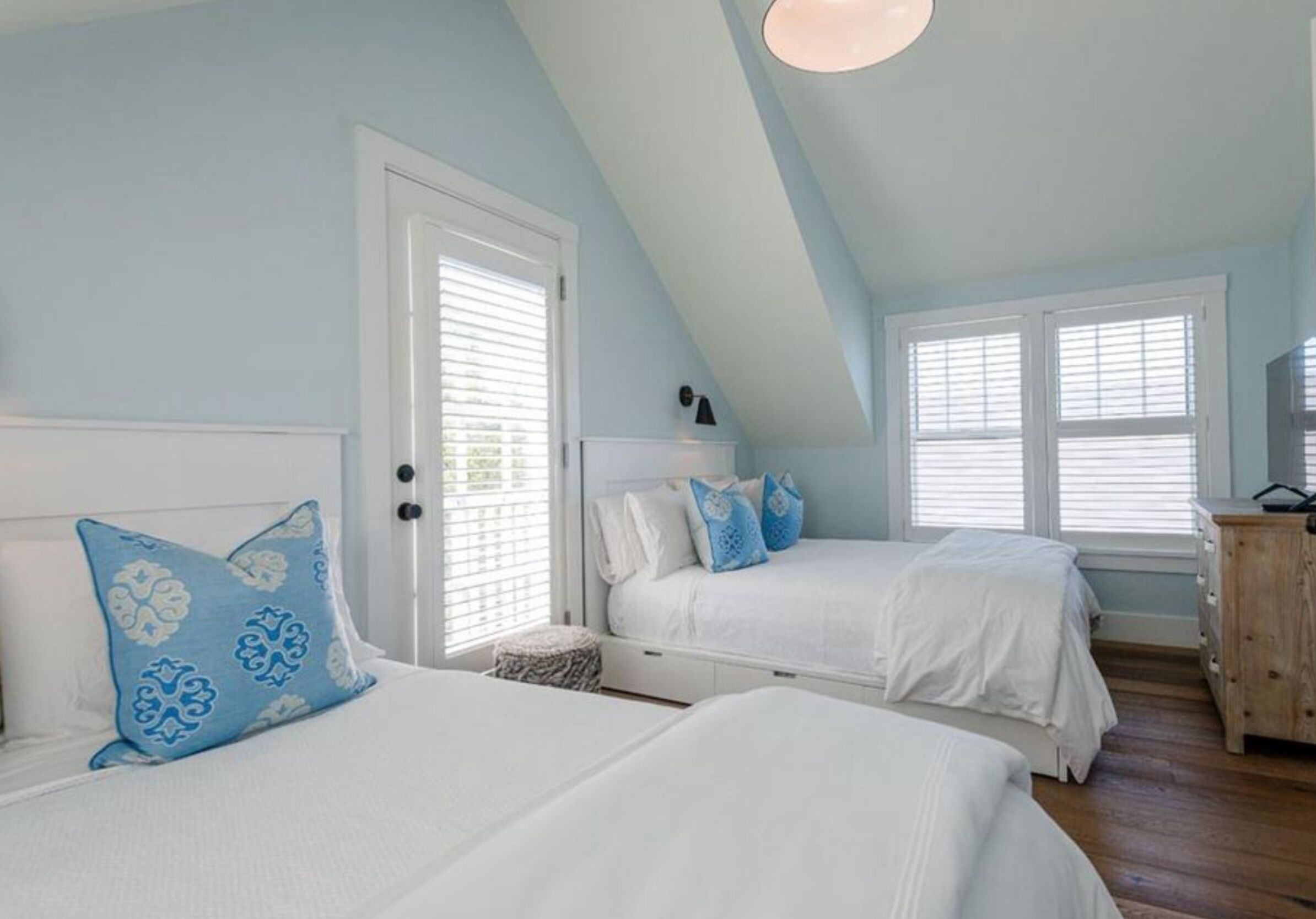 1 bedroom, pillowtop beds, iron/ironing board, free WiFi