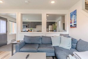 TV, fireplace, books, offices