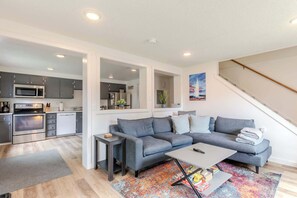 TV, fireplace, offices