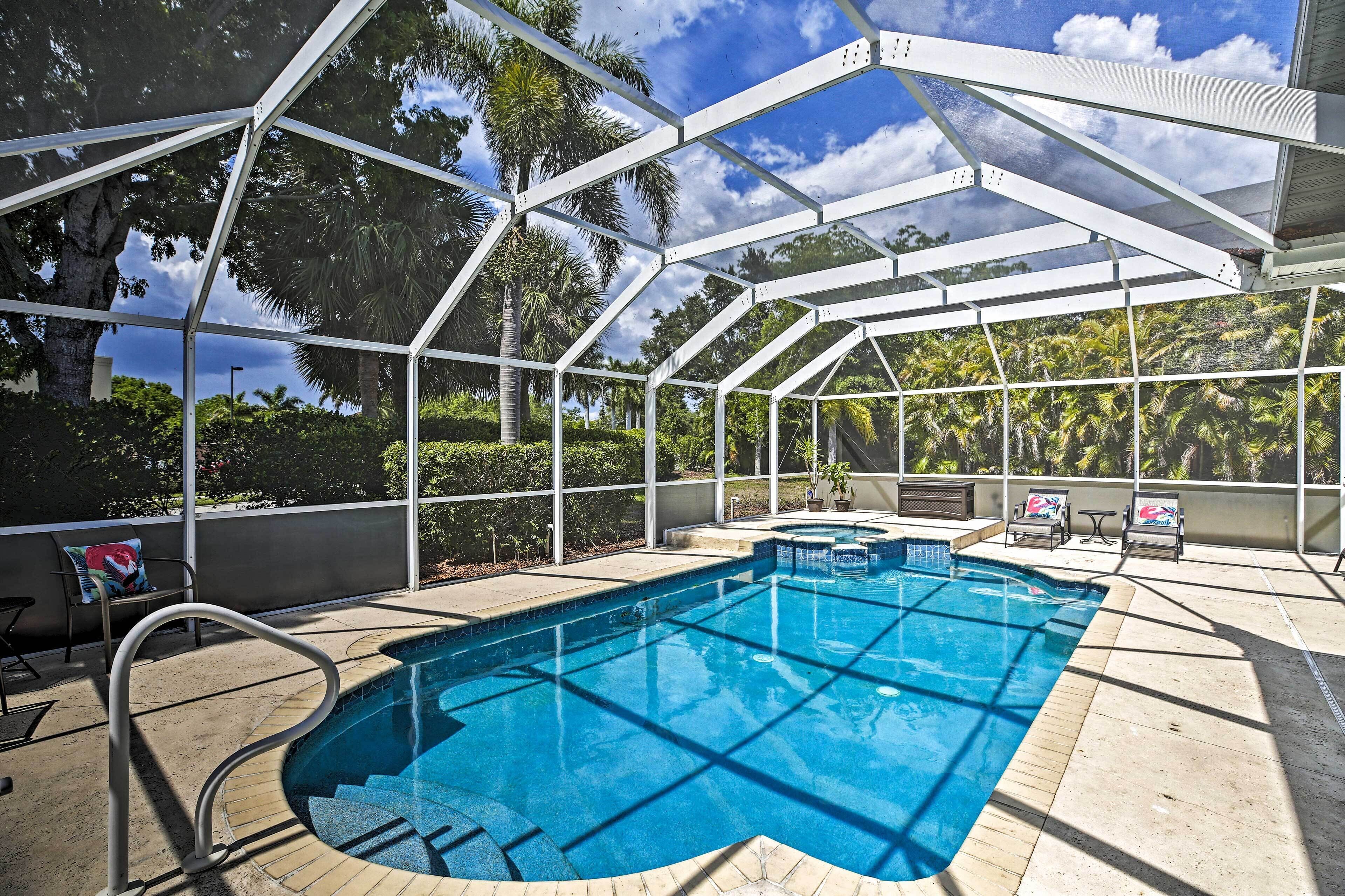 Piscine chauffée, parasols de plage