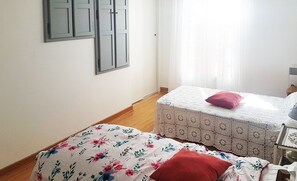 2 habitaciones, tabla de planchar con plancha y wifi gratis