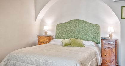 La Torretta - downtown Cortona, on the second floor of a noble palazzo