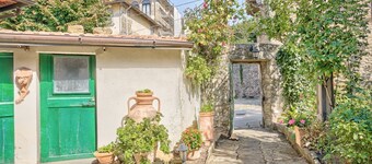 Casa Bacco - private house with a remarkable garden in the centre of Cortona