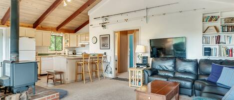 Télévision, lecteur de DVD, livres, vidéothèque