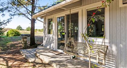 Adorable cottage near the beach w/ wood stove, firepit, & full kitchen