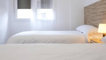 2 dormitorios, tabla de planchar con plancha, Internet y ropa de cama