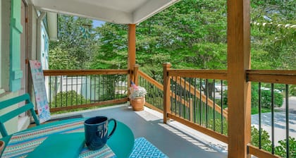 Bright & Cheery Bungalow - Mins to Downtwn Fort Mill