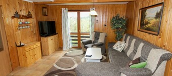 Stunning private villa for 5 guests with WIFI, TV, terrace, pets allowed, panoramic view and par...