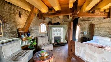 4 Schlafzimmer, Schreibtisch, Reisekinderbett, kostenloses WLAN