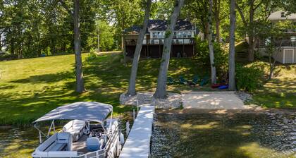Little Twin Lake Cottage, Relaxing Updated Lakehouse - All Sports Lake