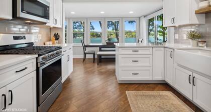 Little Twin Lake Cottage, Relaxing Updated Lakehouse - All Sports Lake