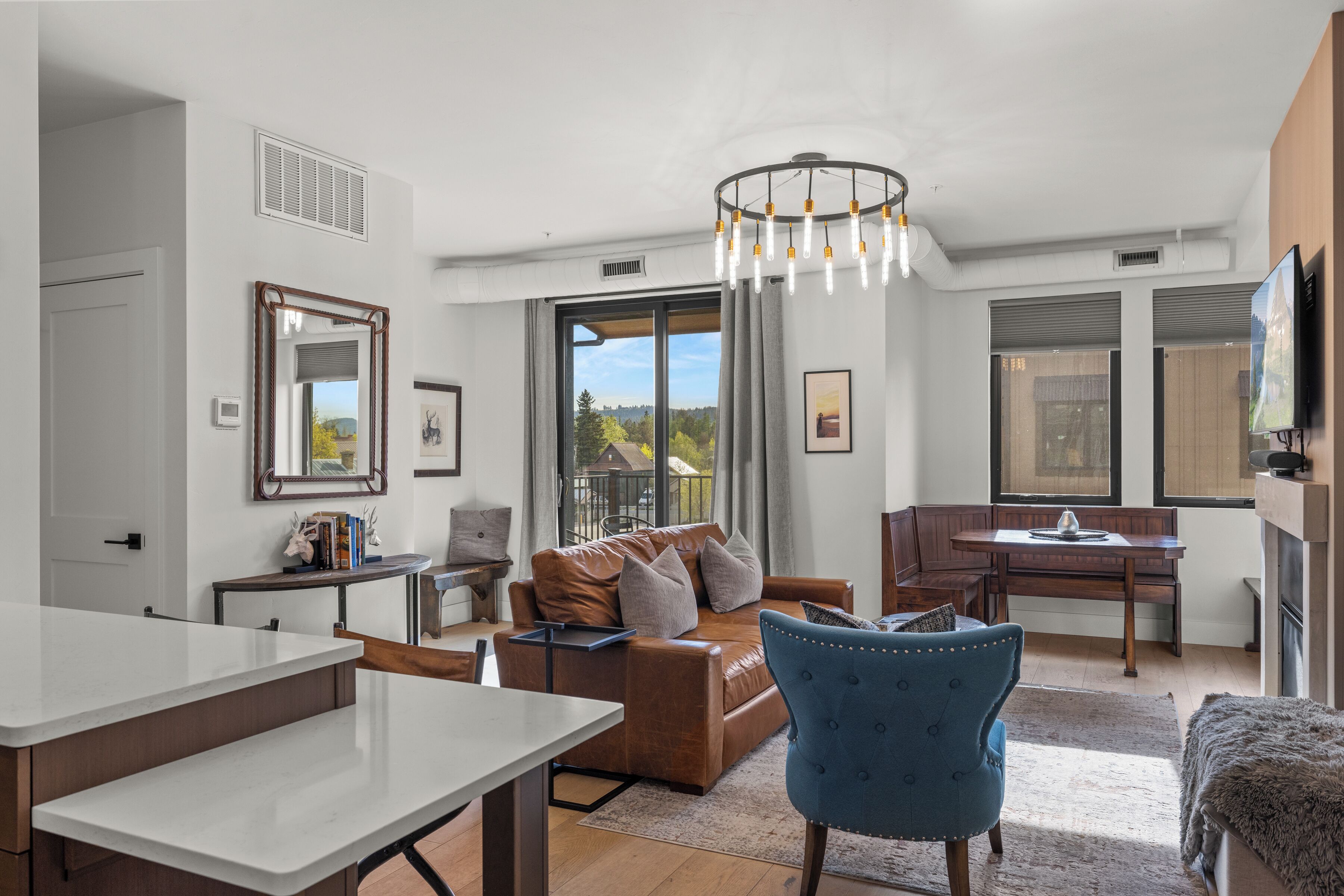 智能電視、壁爐