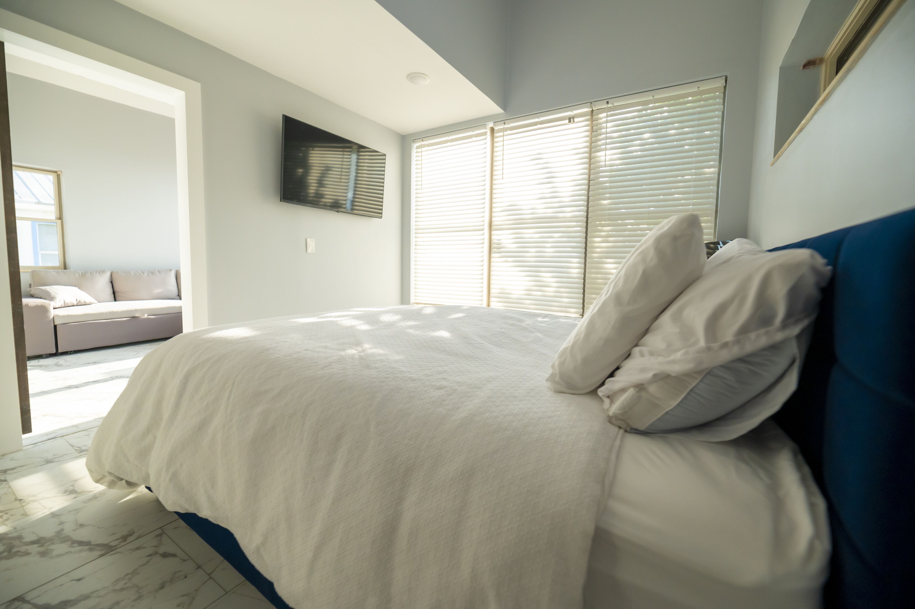 Indian Rocks Private Beach.Toes in the sand beach front cottage.  Yoga beachside