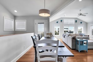 Interior - Sea 2 Sea - 4 Bdrm w/ Pool and New Patio - 1 Minute Walk to Beach (Oak Island)