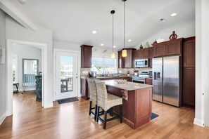 Fridge, microwave, oven, stovetop - Sea 2 Sea - 4 Bdrm w/ Pool and New Patio - 1 Minute Walk to Beach (Oak Island)