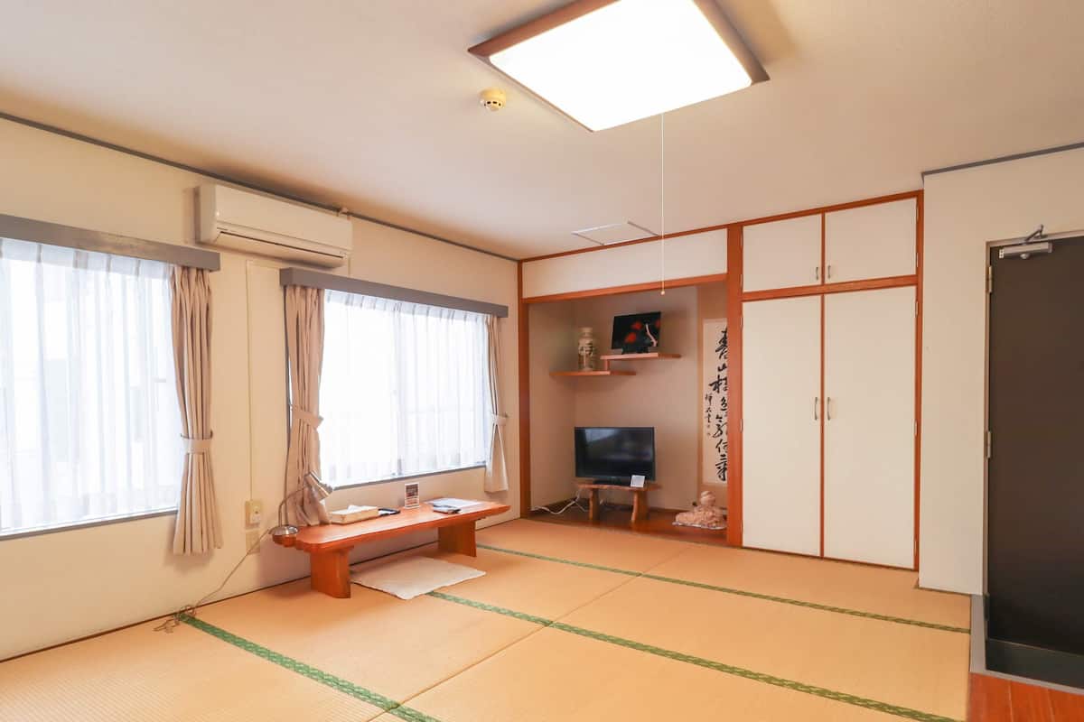 传统客房, 吸烟房 (Japanese Style) | 客房内保险箱、免费 WiFi、床单