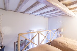 2 bedrooms, iron/ironing board, travel cot, free WiFi - Monserrato Historical by Campo de' Fiori (Roma)