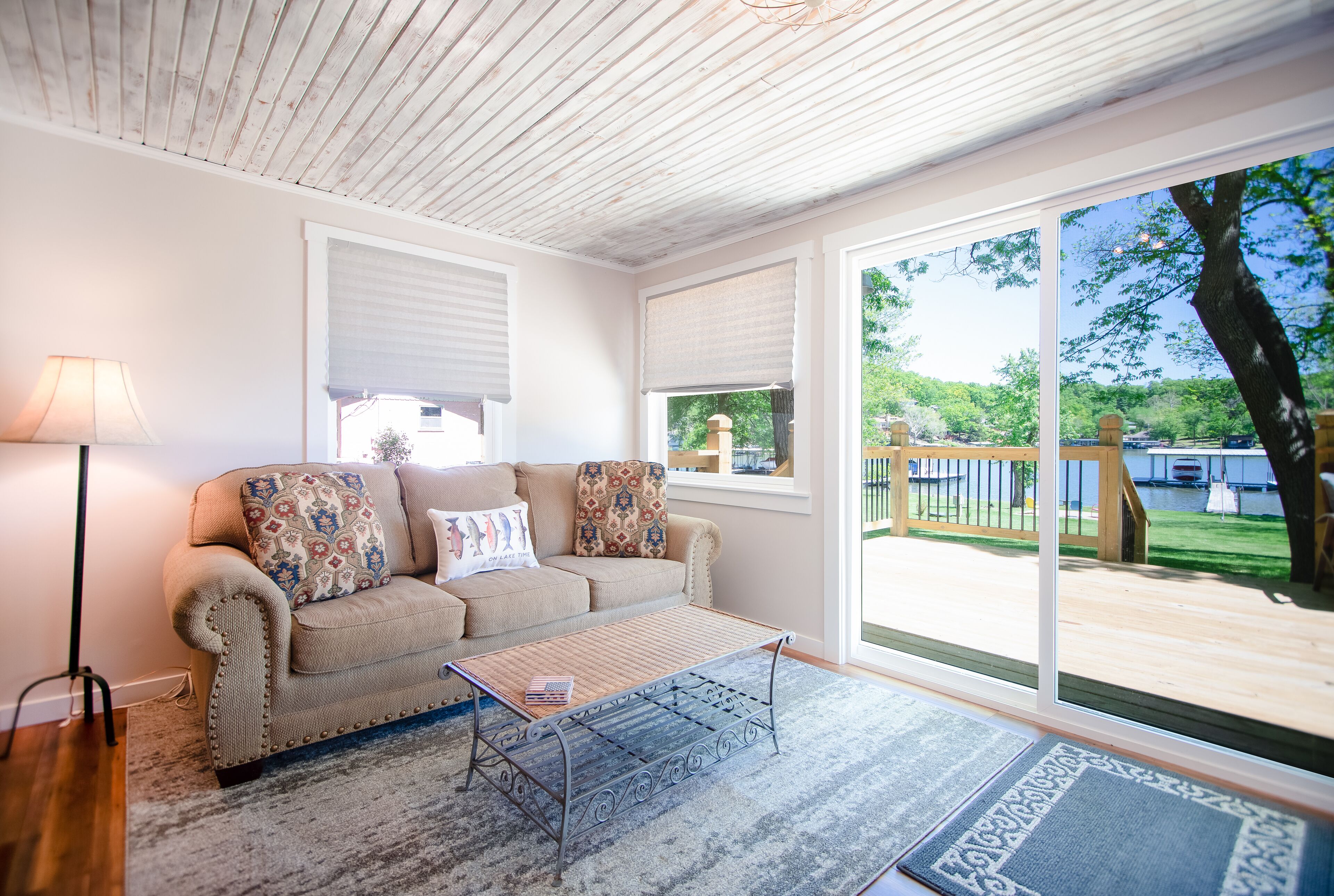 Fall Getaway. Beautiful Fall Colors at the lake. Come and stay today.