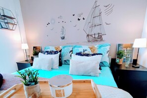 1 bedroom, iron/ironing board, WiFi, bed sheets - Apartment Sleeps 2 with Stunning Views (Rijeka)