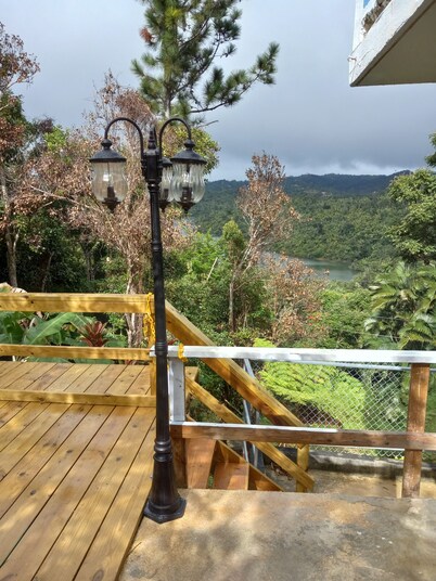 Casa Boni Guest House, Vista única al lago de Carite.
