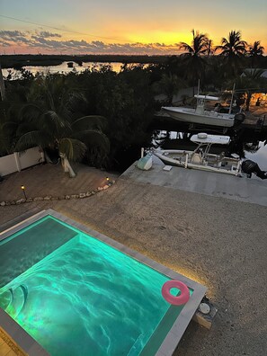 Outdoor pool, a heated pool - New pool & Huge master suite! Open water views , 2 stories of wrap around decks (Summerland Key)