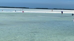 Solsenger og strandhåndklær