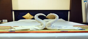 In-room safe, desk, bed sheets