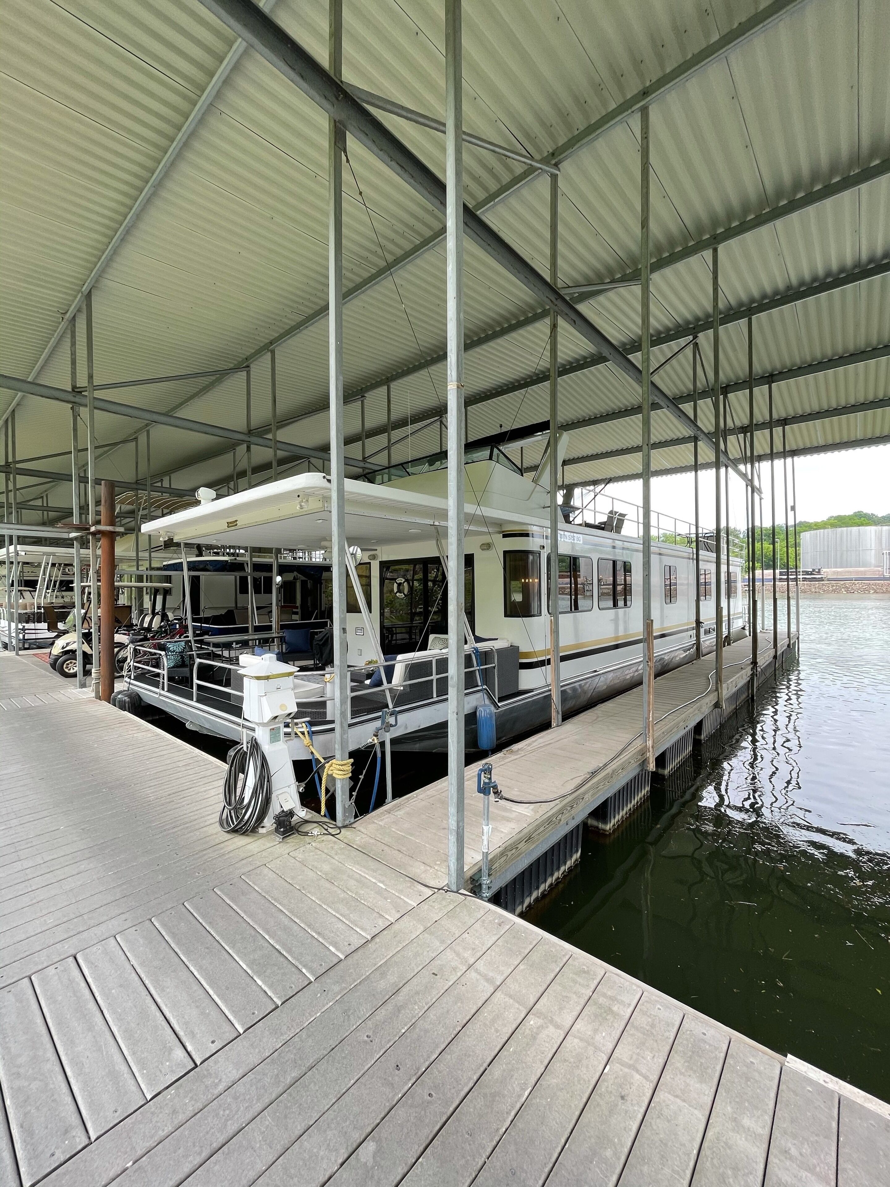 4 Best Houseboats In Knoxville, Tennessee Updated 2024 Trip101