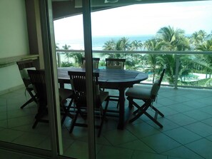 Dining - Unique view to the ocean w/private terrace (acapulco)
