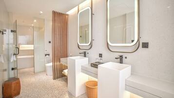 Romantic Room | Bathroom